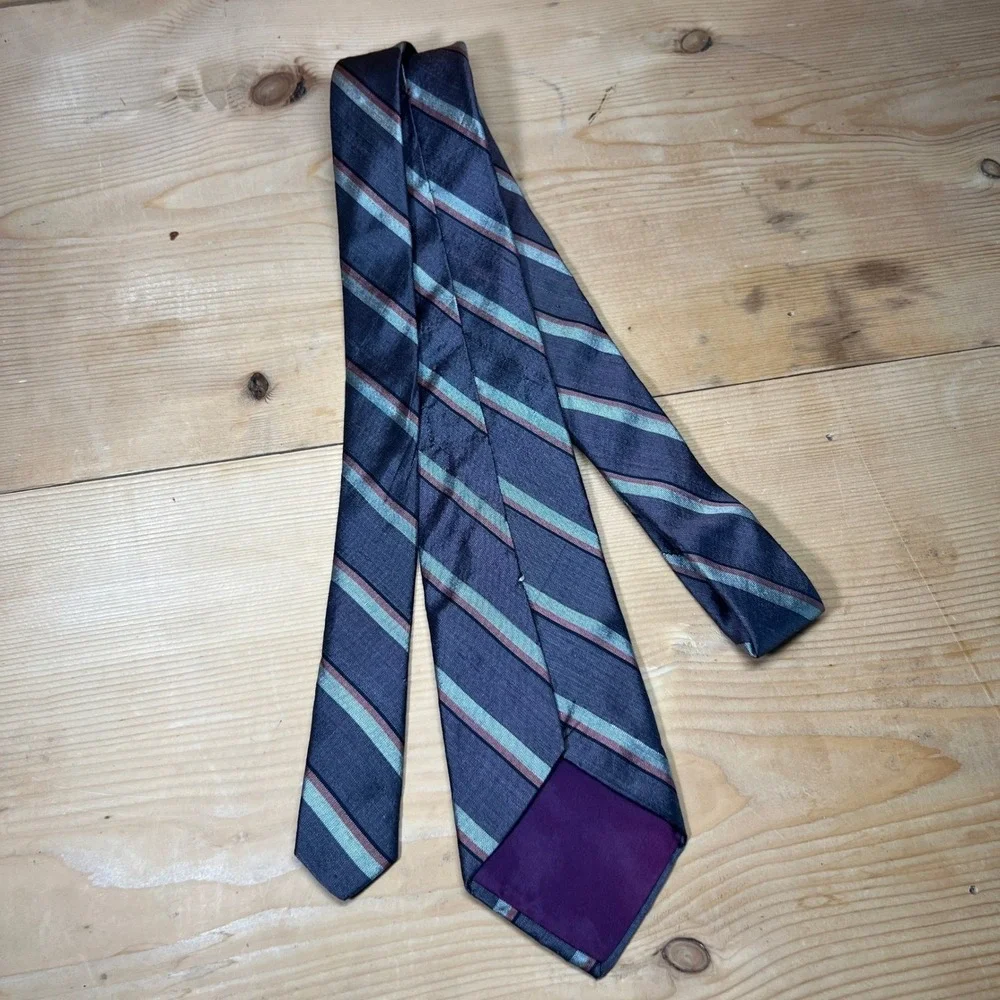 VTG Mens Silk Tie Navy Blue Green Red Striped Classic Preppy Style 3 1/4 x 56